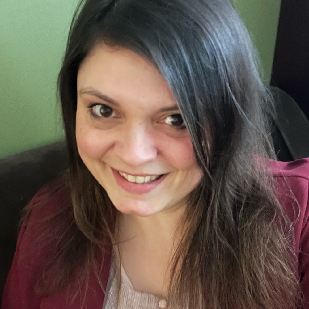 Meet your Posher, Cassandra